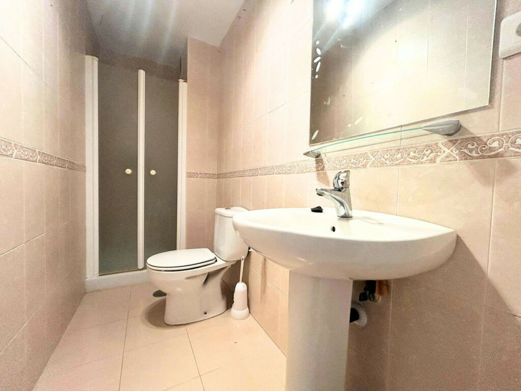 Middle Floor Apartment Las Lagunas Málaga - image 19