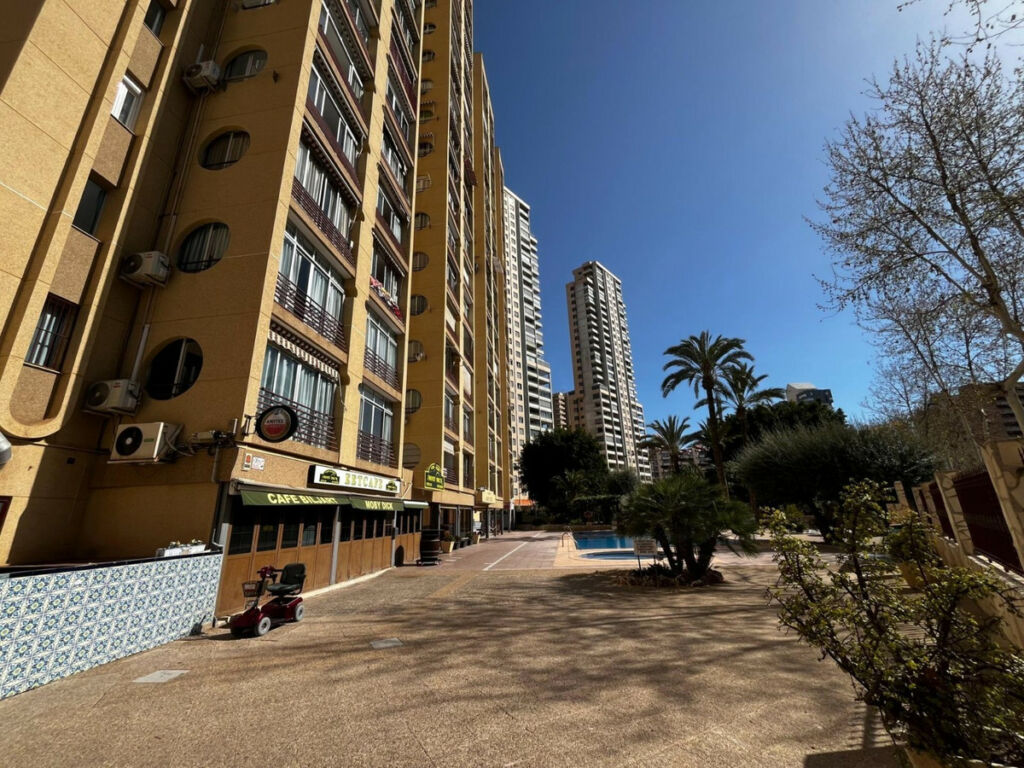 Middle Floor Apartment Benidorm Alicante - image 17