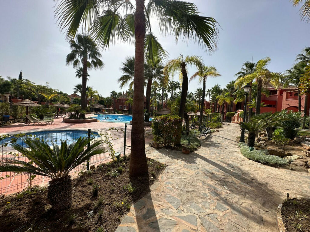 Middle Floor Apartment Puerto Banús Málaga - image 17