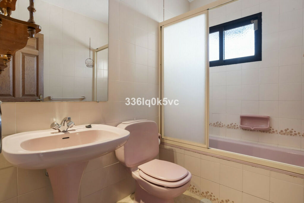 Detached Villa Las Chapas Málaga - image 17
