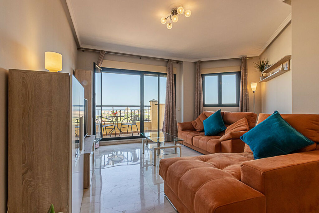 Middle Floor Apartment Benalmadena Málaga - image 17