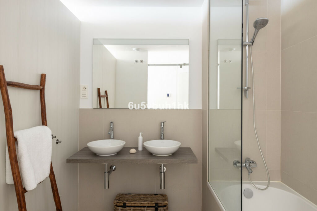 Ground Floor Apartment La Capellania Málaga - image 17