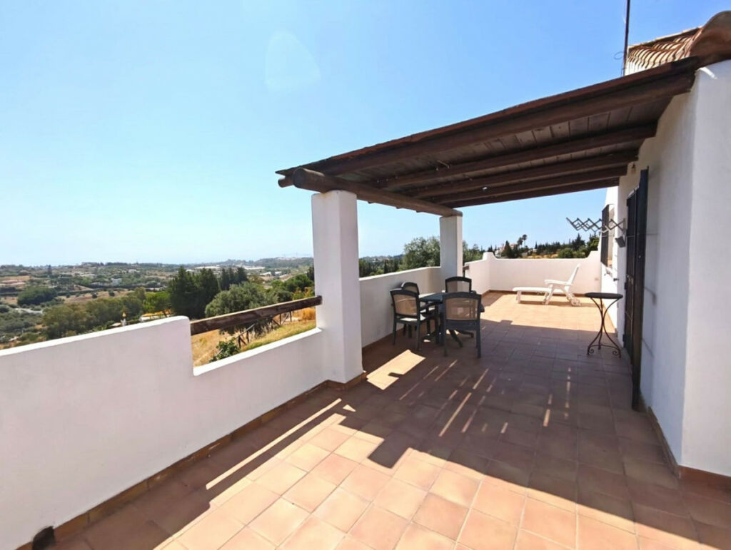 Detached Villa Estepona Málaga - image 17