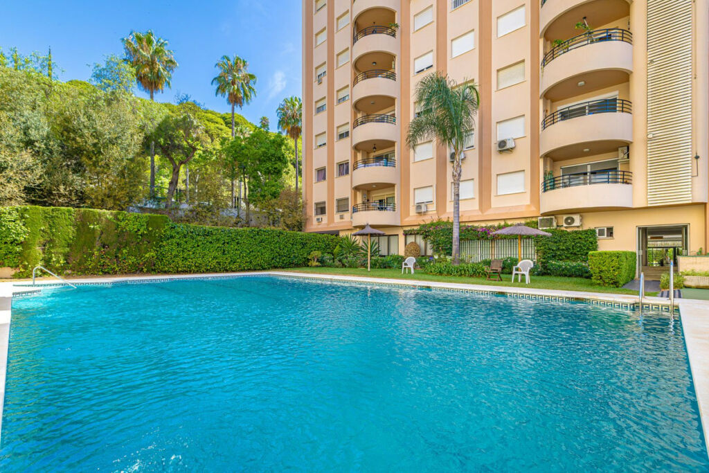 Middle Floor Apartment Marbella Málaga - image 17
