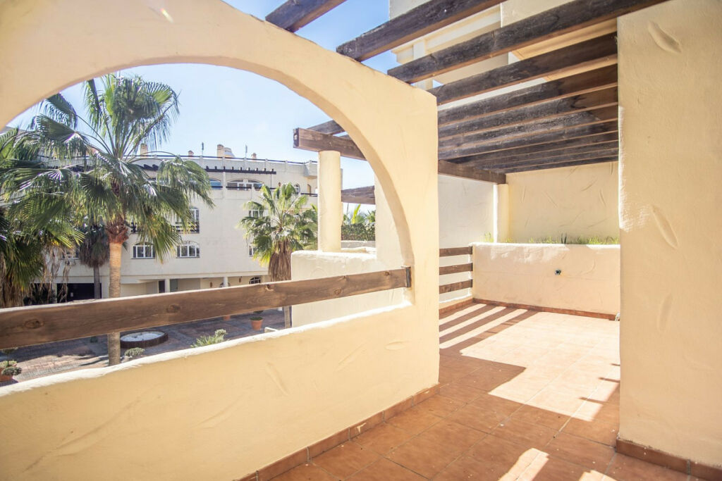 Middle Floor Apartment New Golden Mile Málaga - image 17