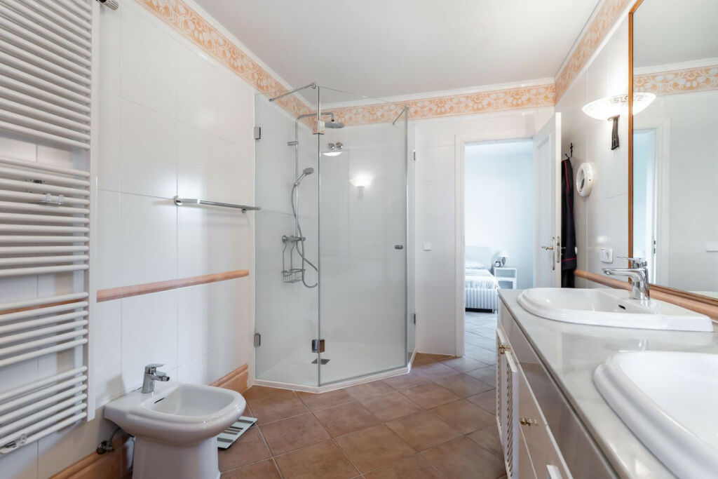 Middle Floor Apartment La Mairena Málaga - image 17