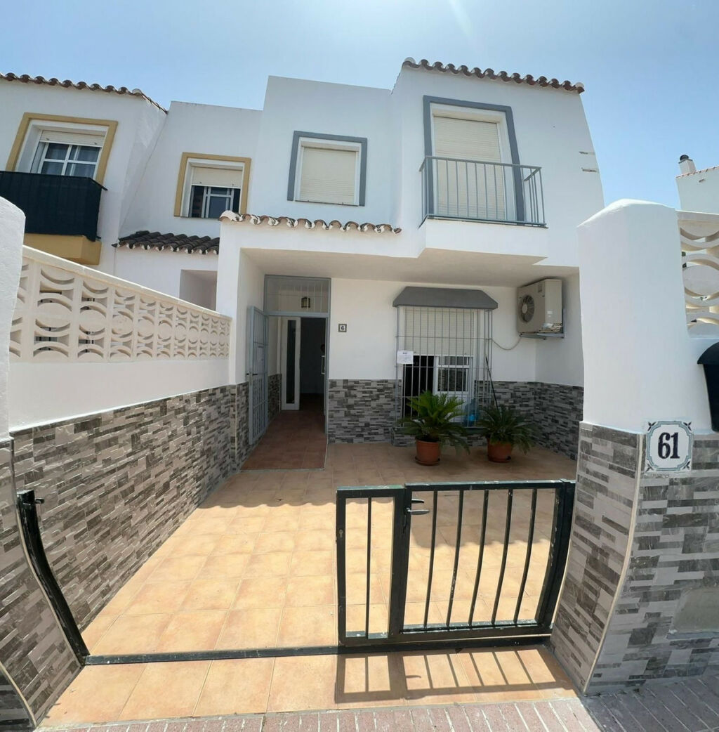 Townhouse Manilva Málaga - image 17