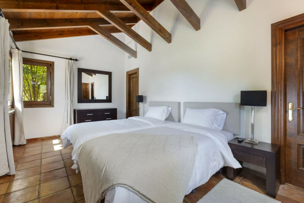Detached Villa Benahavís Málaga - image 17