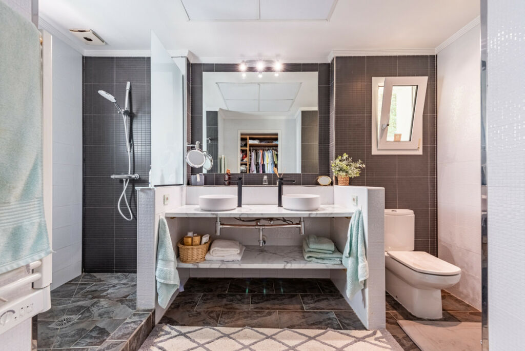 Detached Villa Sierrezuela Málaga - image 17