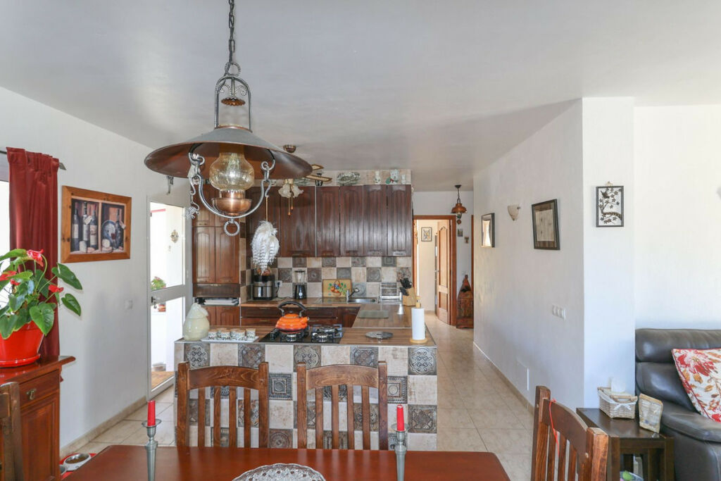 Detached Villa Tolox Málaga - image 17