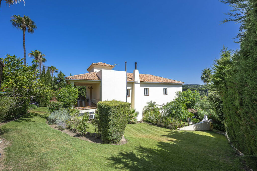 Detached Villa Sotogrande Cádiz - image 17