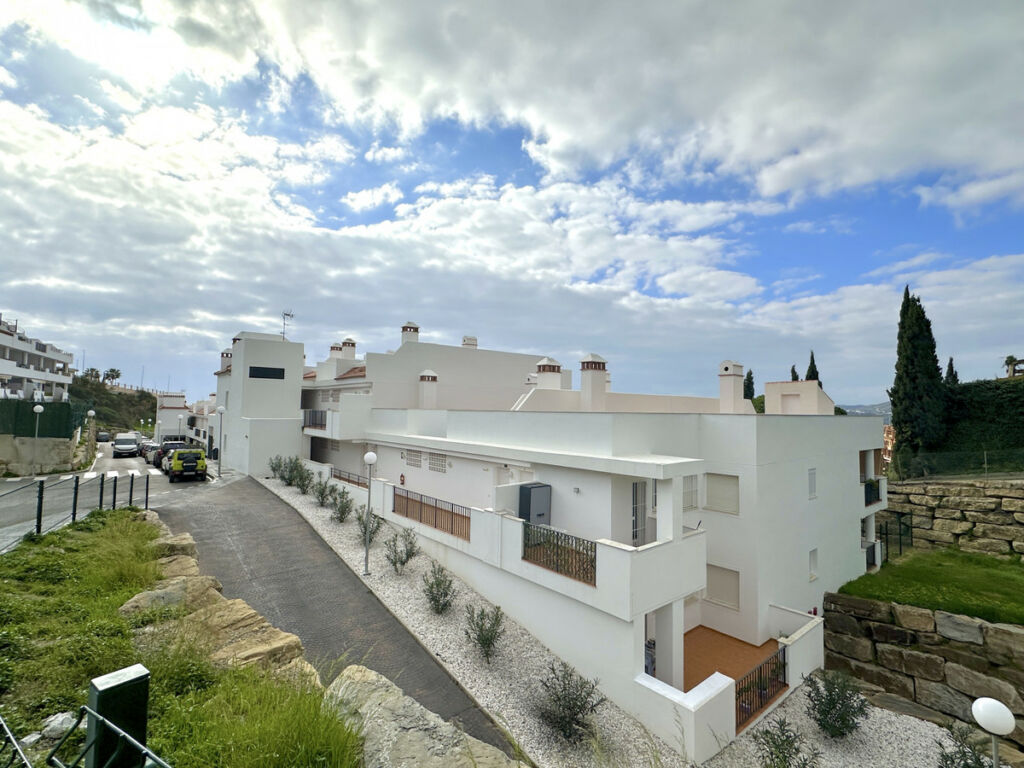 Middle Floor Apartment Doña Julia Málaga - image 17