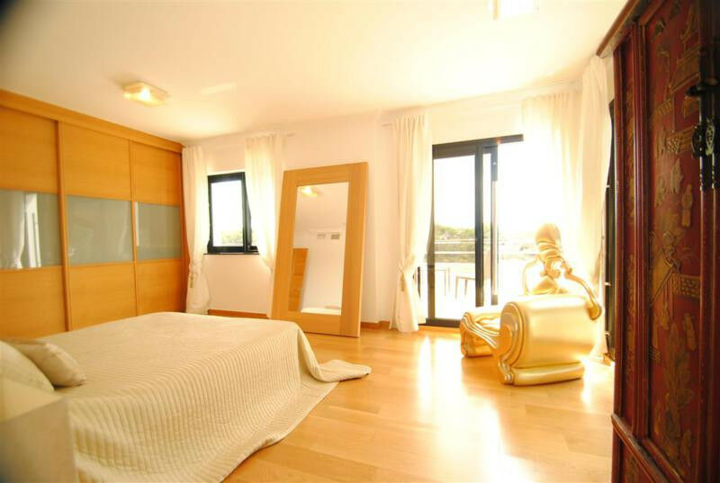 Detached Villa Cabopino Málaga - image 16