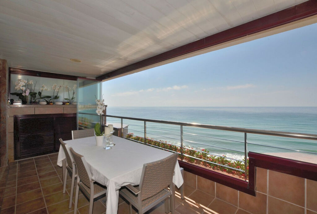 Penthouse Carvajal Málaga - image 17