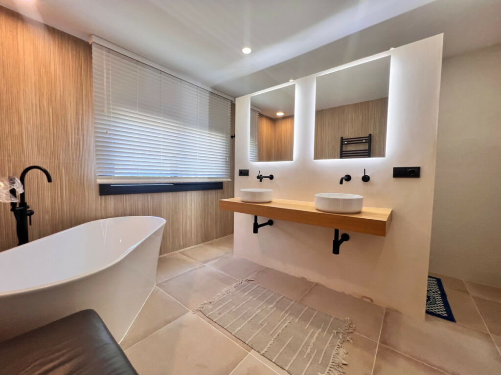 Detached Villa Estepona Málaga - image 17
