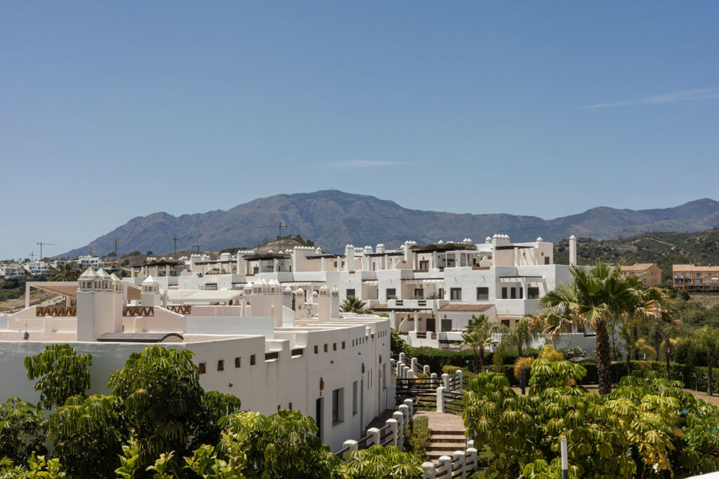 Middle Floor Apartment Estepona Málaga - image 17