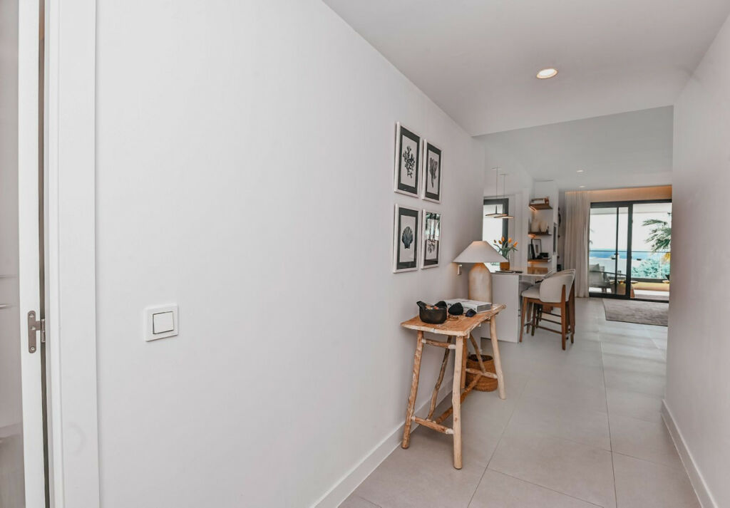 Middle Floor Apartment Estepona Málaga - image 17