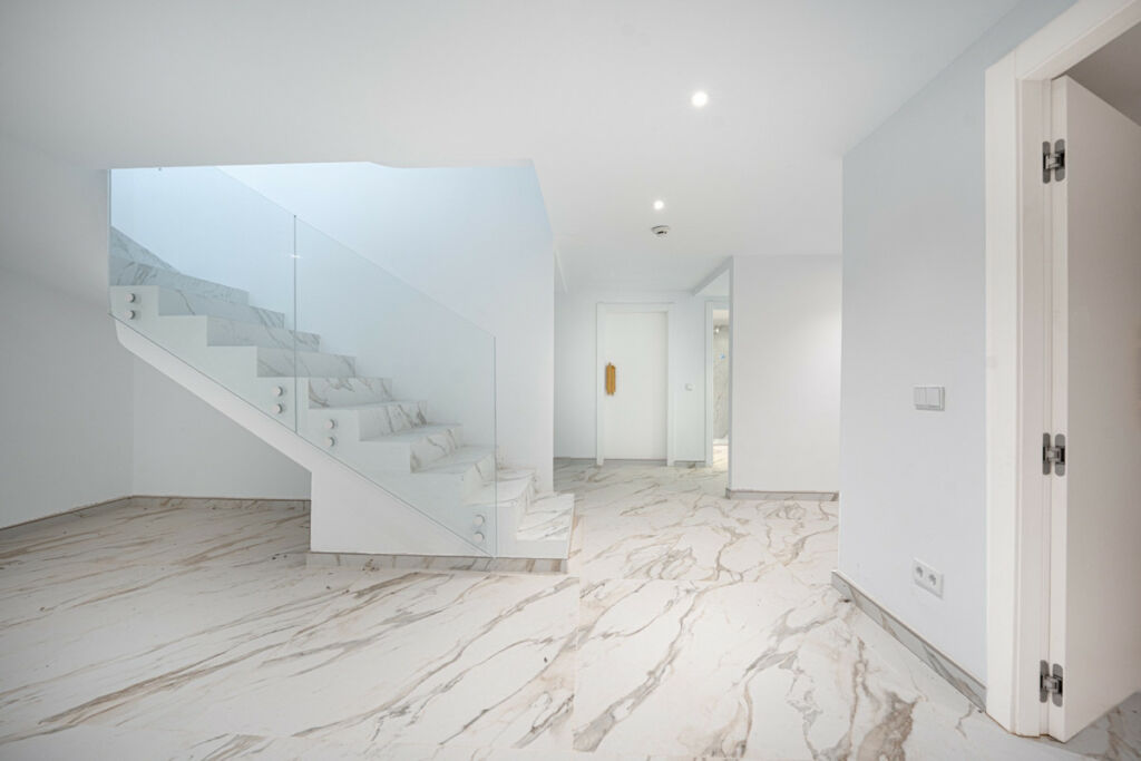 Detached Villa Marbella Málaga - image 17