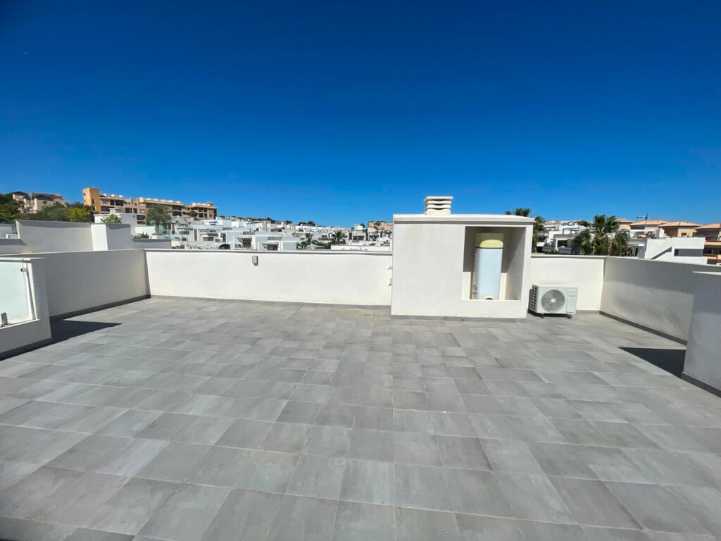 Middle Floor Apartment Villamartin Alicante - image 17