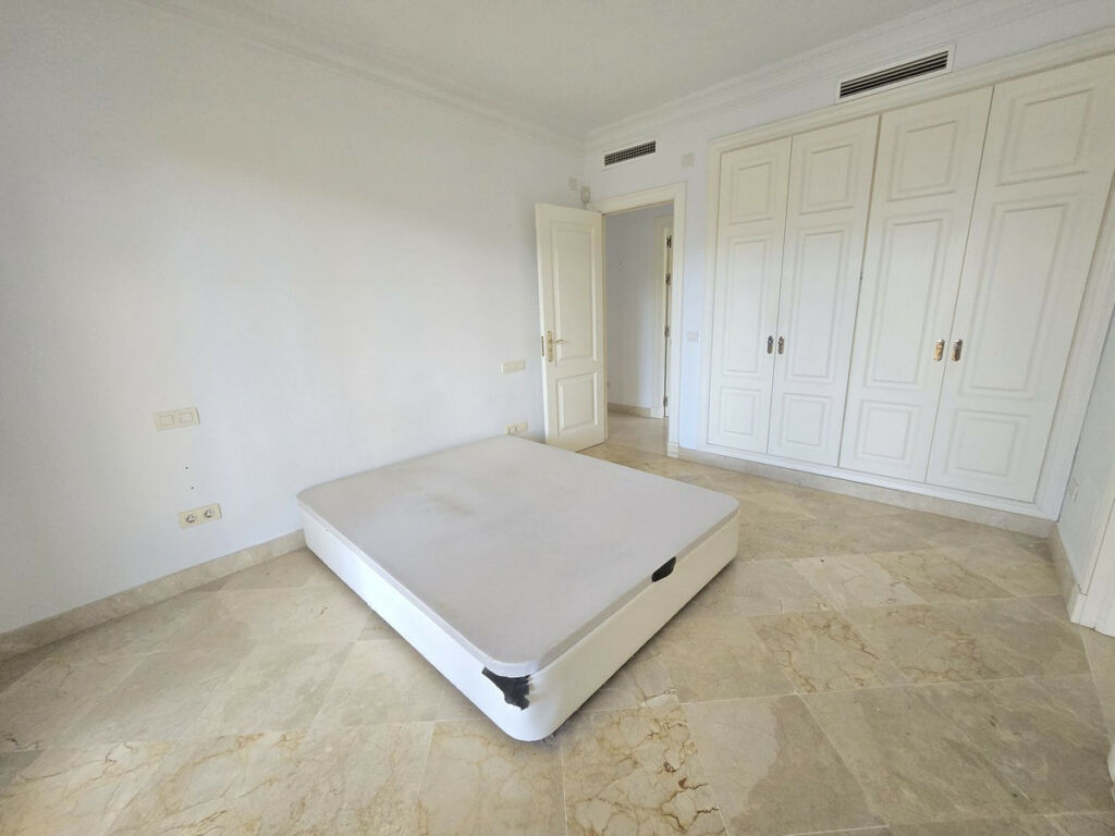 Middle Floor Apartment Casares Málaga - image 17