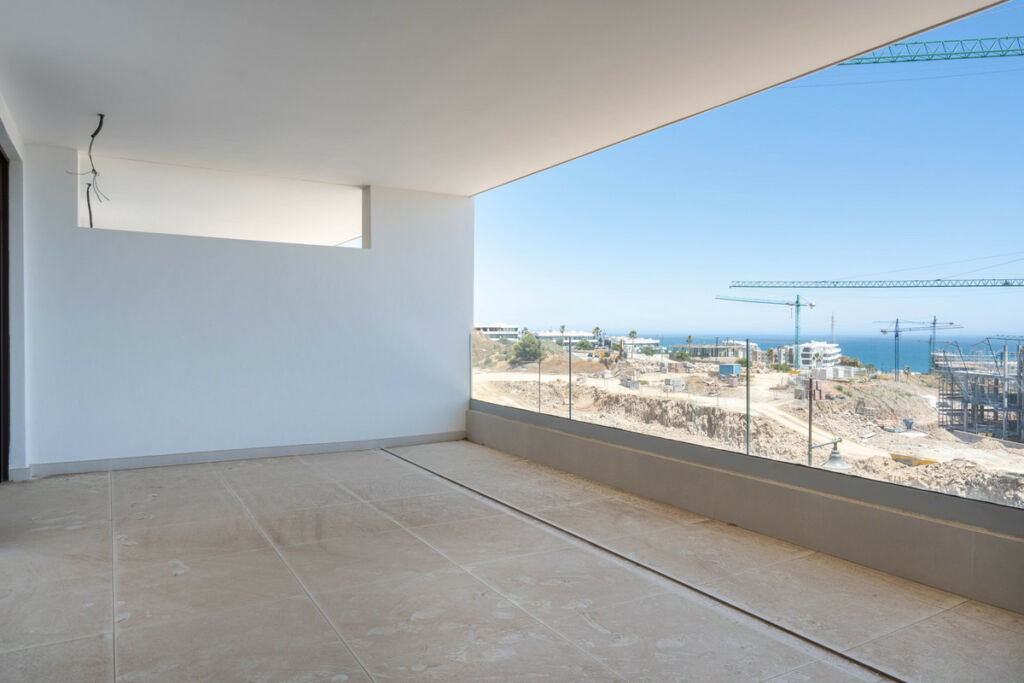 Middle Floor Apartment Fuengirola Málaga - image 17