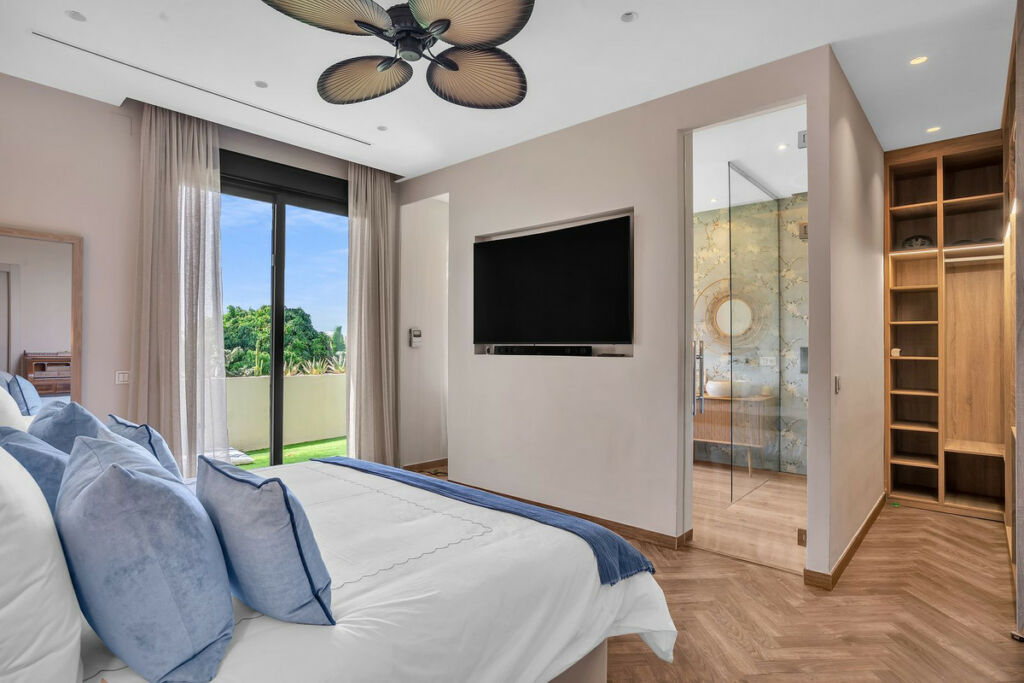 Detached Villa Marbella Málaga - image 17