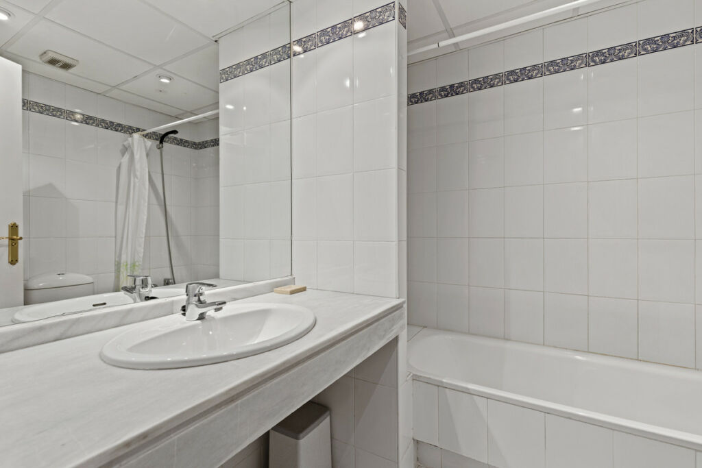 Ground Floor Apartment Estepona Málaga - image 17
