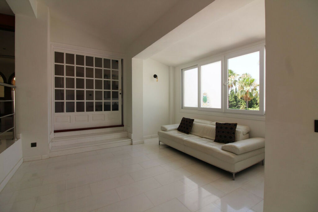 Detached Villa Benalmadena Málaga - image 17