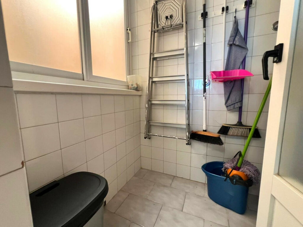 Middle Floor Apartment Playa de los Locos Alicante - image 17