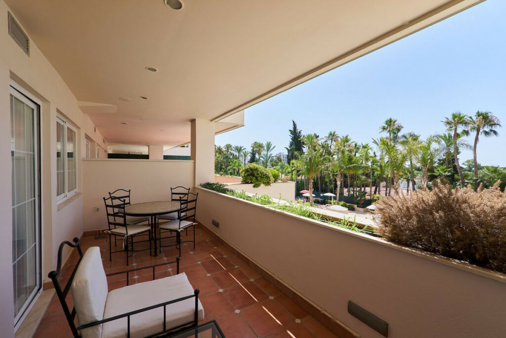 Middle Floor Apartment The Golden Mile Málaga - image 17