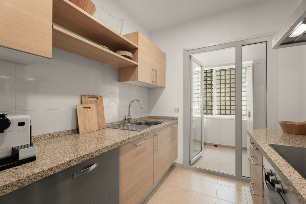 Middle Floor Apartment Los Almendros Málaga - image 14