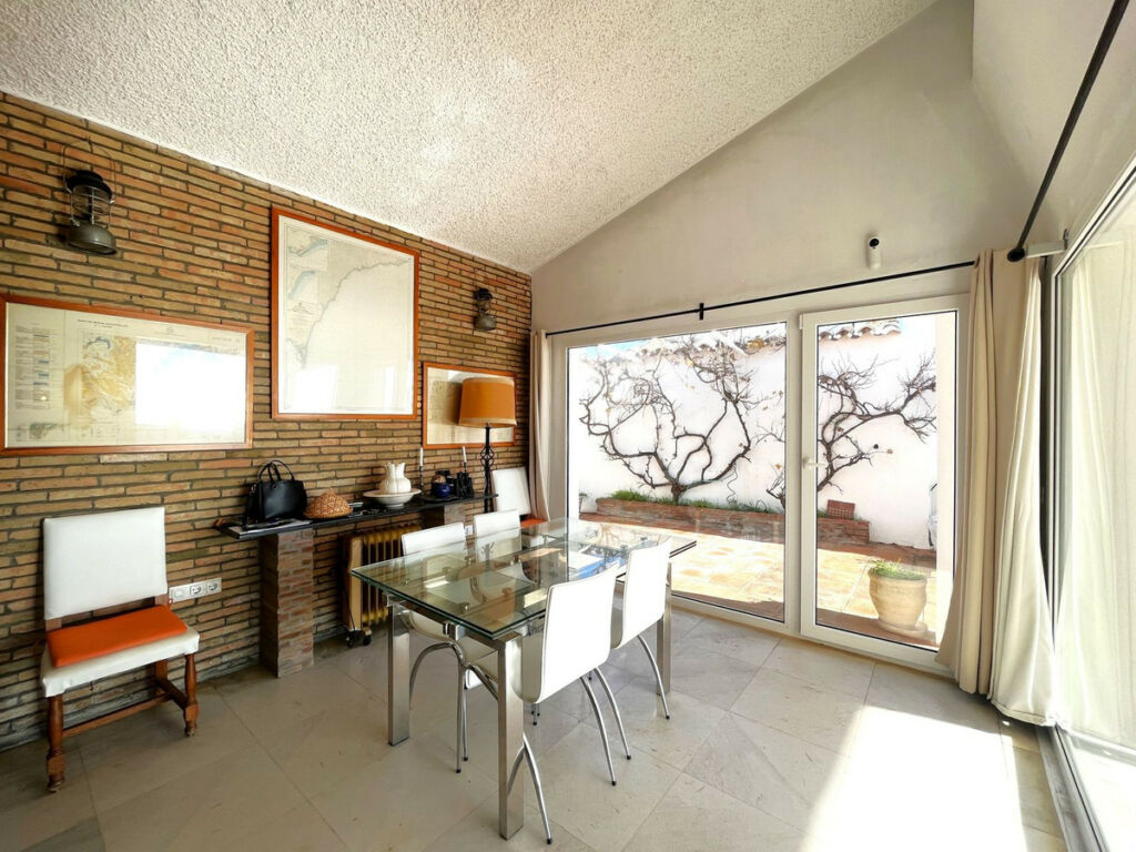 Detached Villa Estepona Málaga - image 17