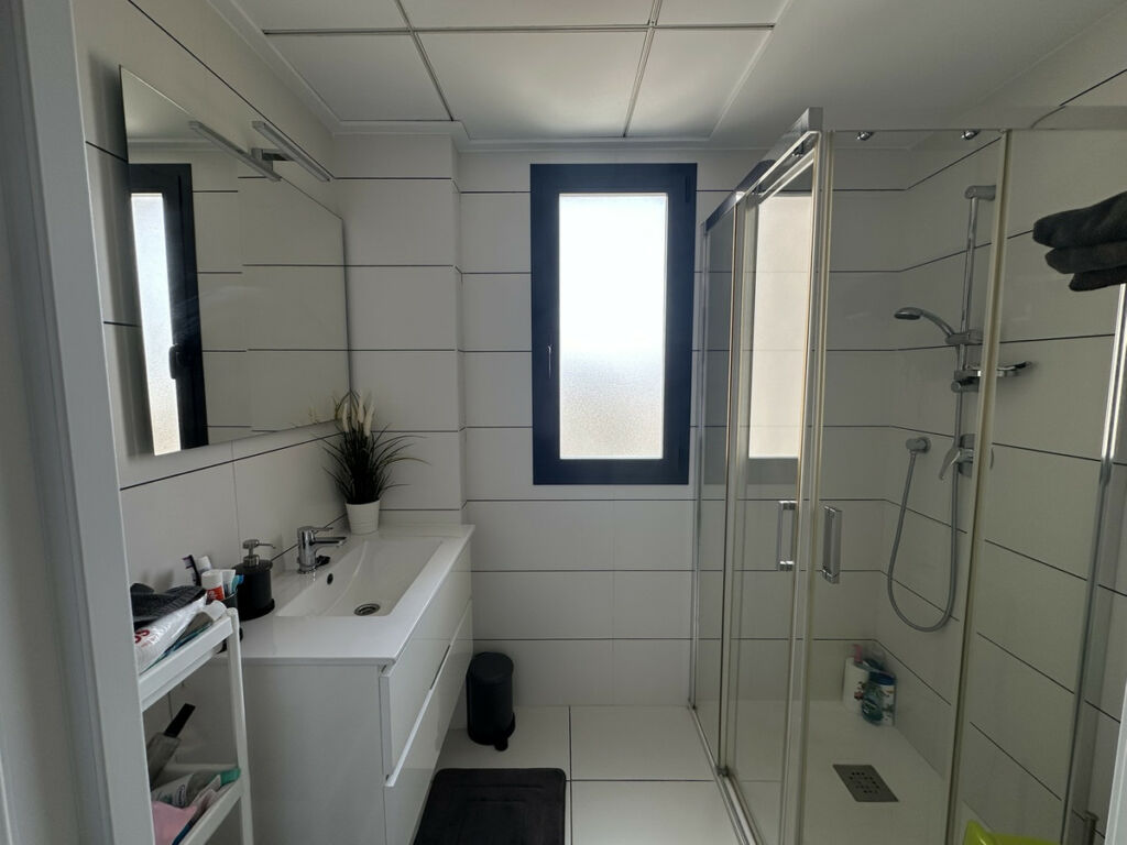 Middle Floor Apartment Villamartin Alicante - image 16