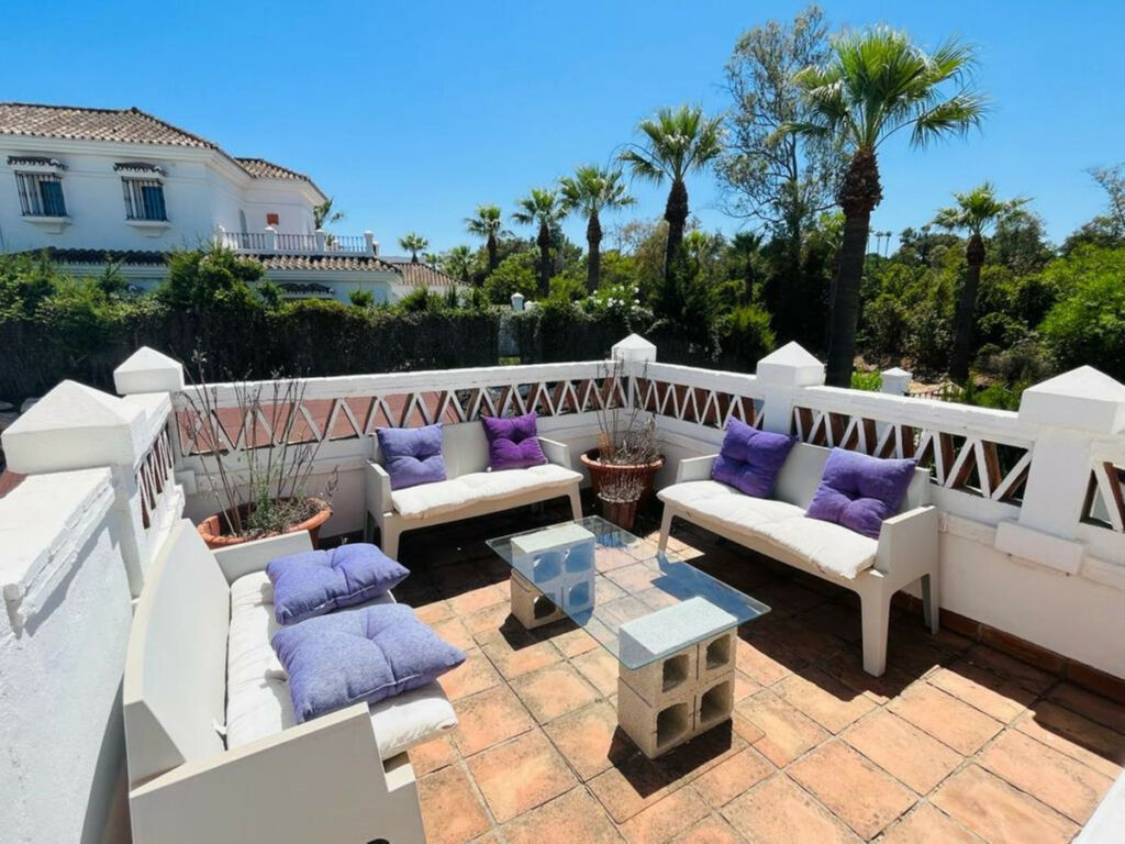 Detached Villa Sotogrande Cádiz - image 17