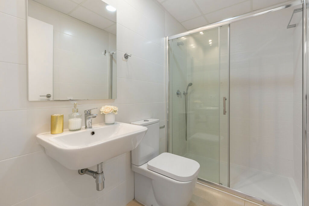 Middle Floor Apartment Villamartin Alicante - image 18