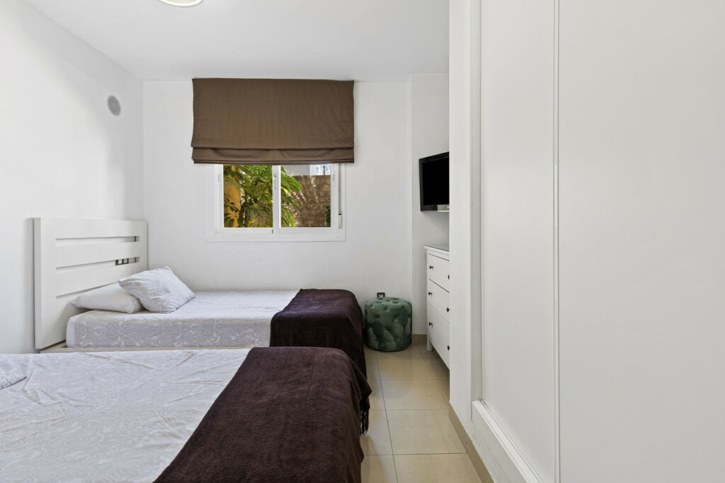 Ground Floor Apartment Estepona Málaga - image 20
