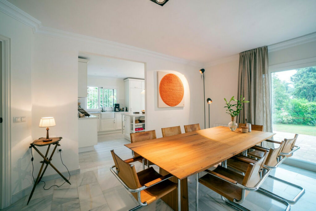 Detached Villa El Paraiso Málaga - image 18
