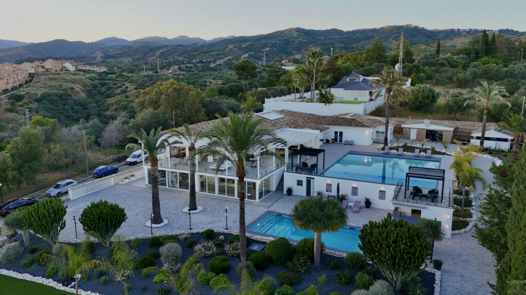 Detached Villa Elviria Málaga - image 22
