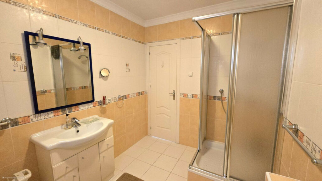 Detached Villa Calahonda Málaga - image 23