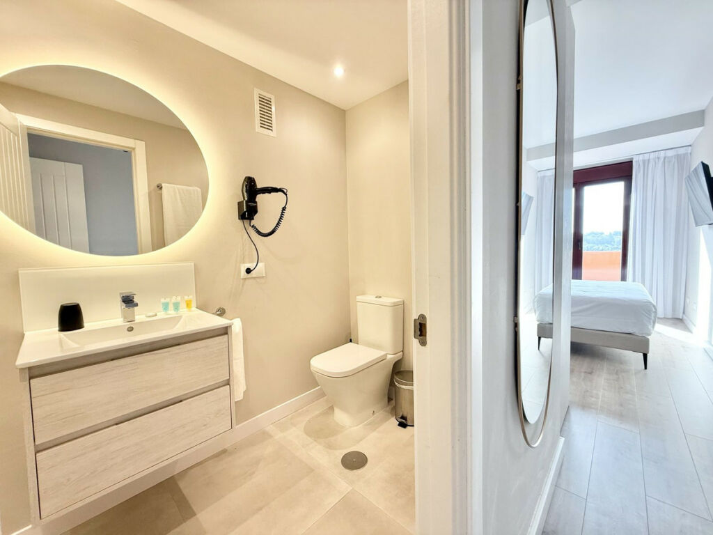 Middle Floor Apartment Benahavís Málaga - image 18