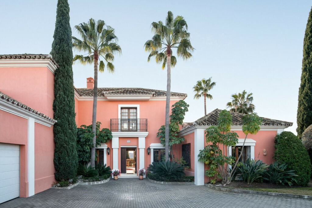 Detached Villa El Paraiso Málaga - image 18