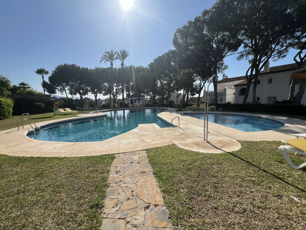 Townhouse El Paraiso Málaga - image 19