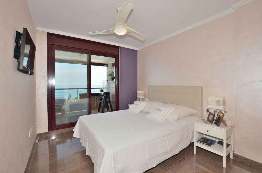 Penthouse Carvajal Málaga - image 18