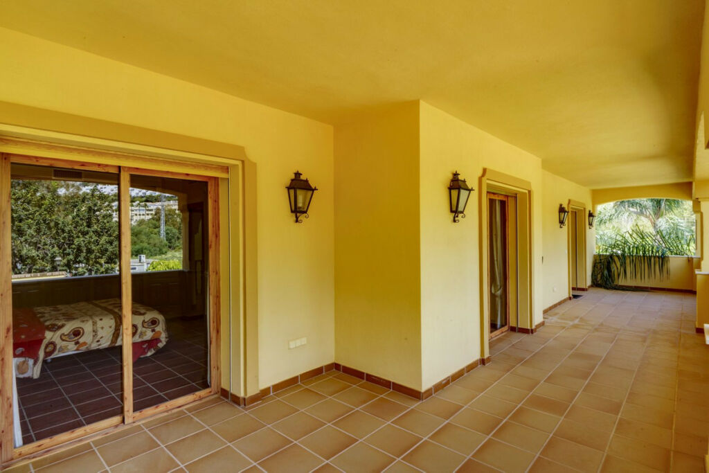 Detached Villa Benahavís Málaga - image 18