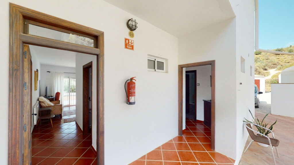 Detached Villa Macharaviaya Málaga - image 18