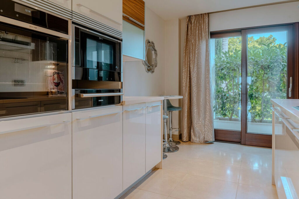 Ground Floor Apartment Estepona Málaga - image 18
