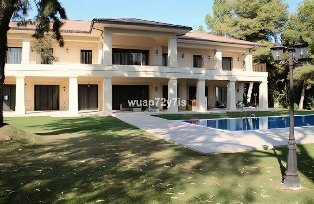 Detached Villa Marbella Málaga - image 18