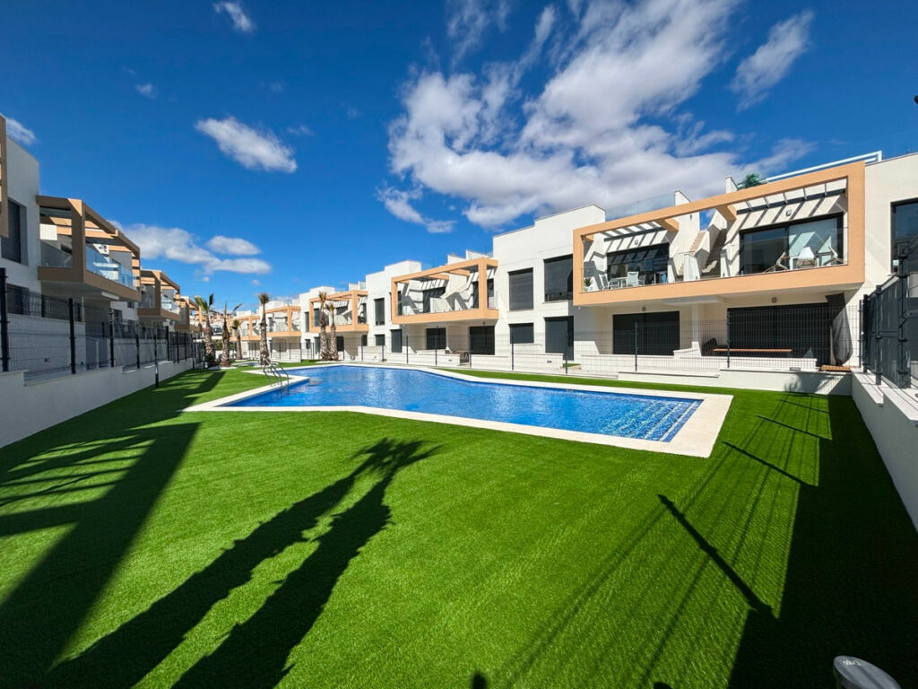 Middle Floor Apartment Villamartin Alicante - image 18