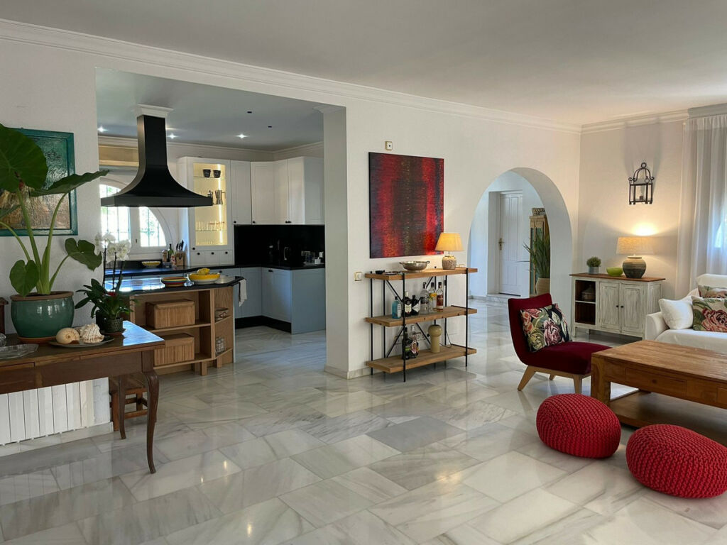 Detached Villa Sierra Blanca Málaga - image 18