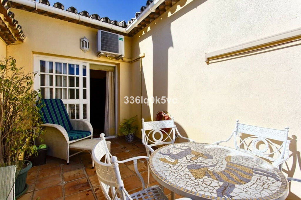 Townhouse Benahavís Málaga - image 18